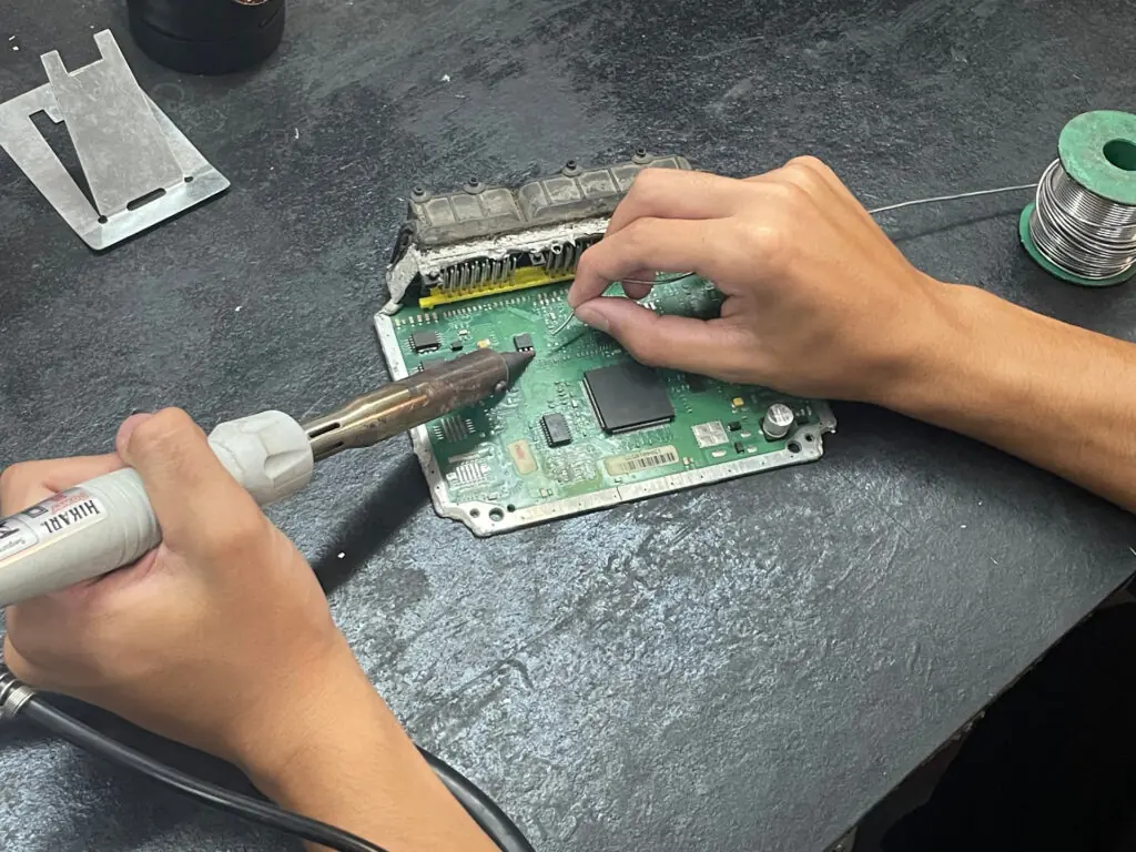 Reparo de modulo automotivo